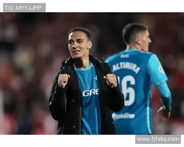 安东尼足球明星签名背后的故事与价值解析