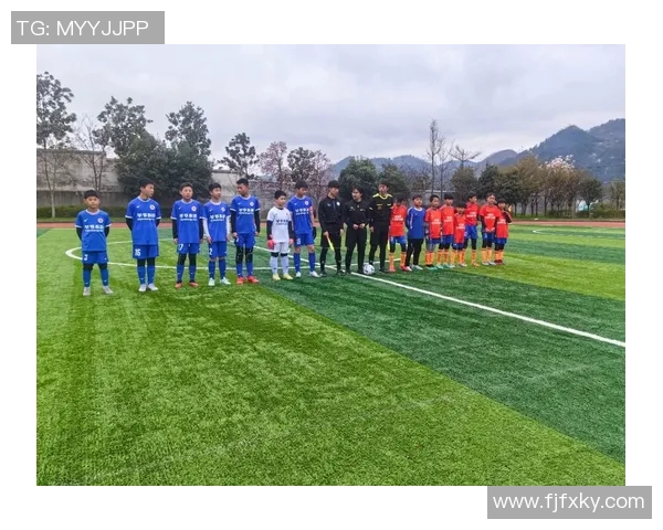 足球明星谁最强壮揭秘体能与力量的巅峰对决与球场表现的关系分析