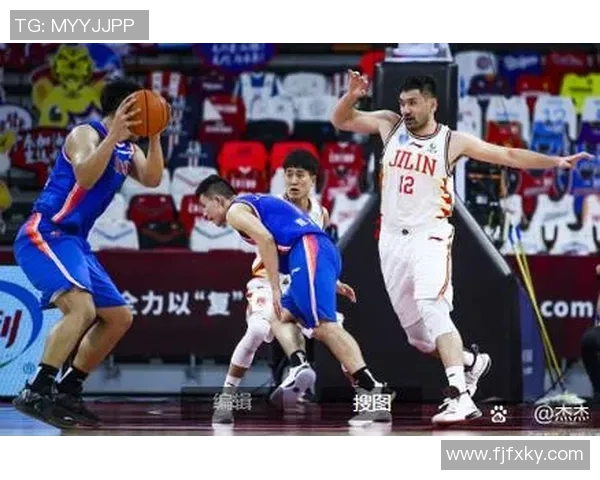 广州篮球队以89分领跑精英赛积分榜展现强劲实力