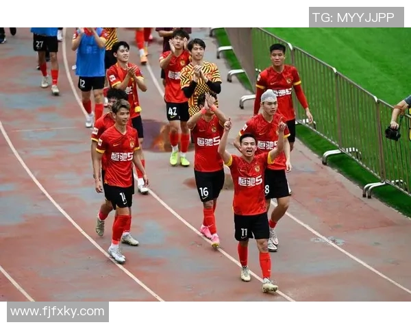 广州足球队战术变革的成败得失分析与未来展望